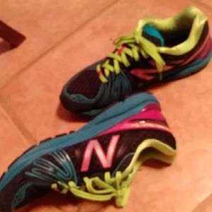 Sale$7. Tennis shoes 8.5 very nice shape